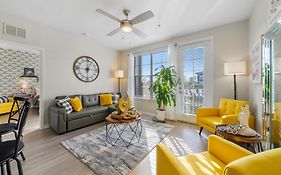 Urban 2Br2Ba Gem-Near Airport